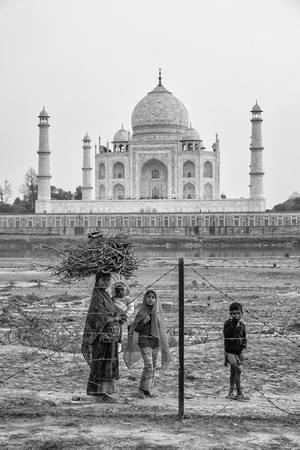 Children at Taj
