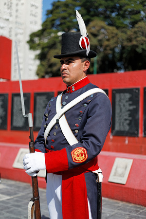 Guard at Monumento a los Caidos en Malvinas